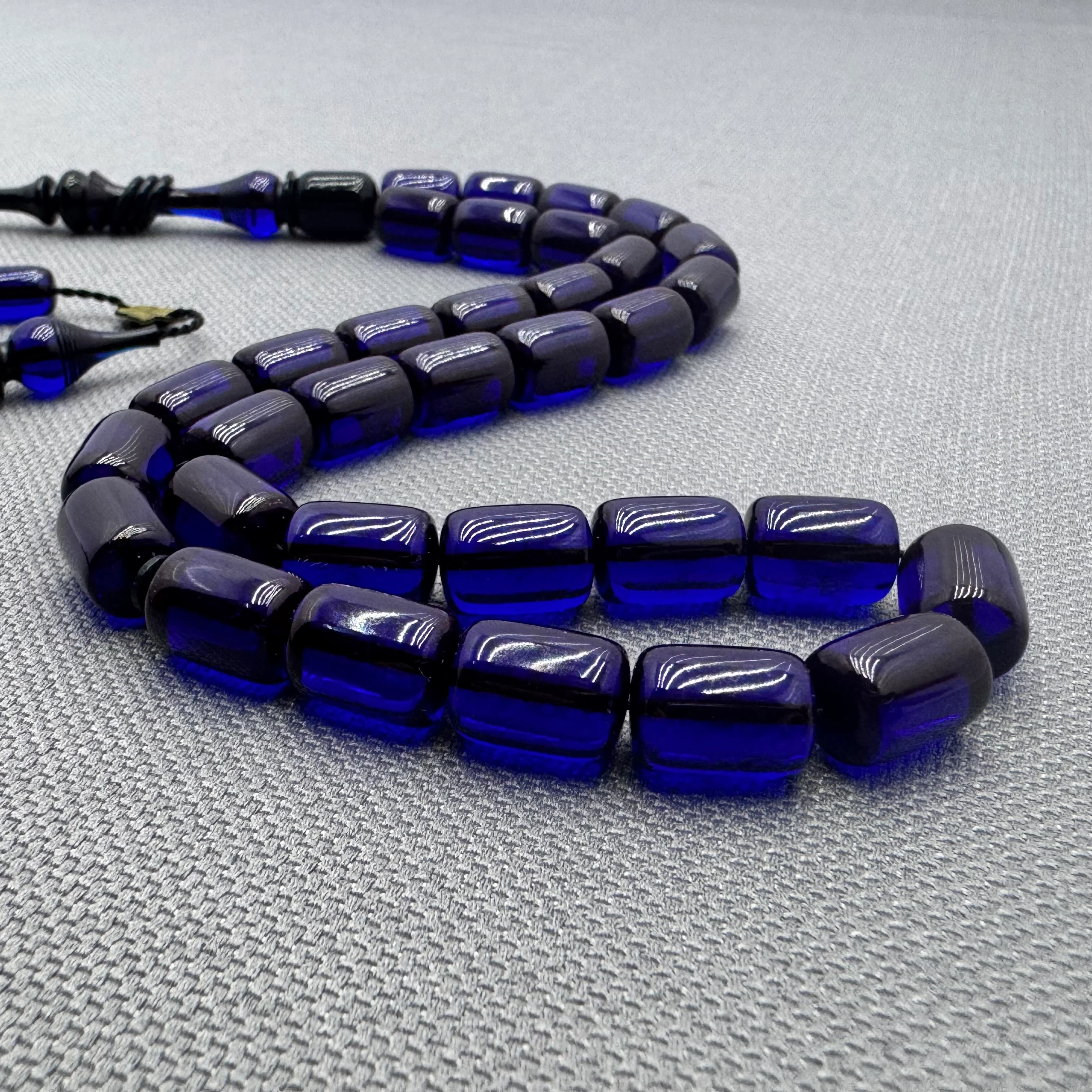 Emine REŞVANİ Usta İşçilik Lacivert Renk Ateş Kehribar Tesbih